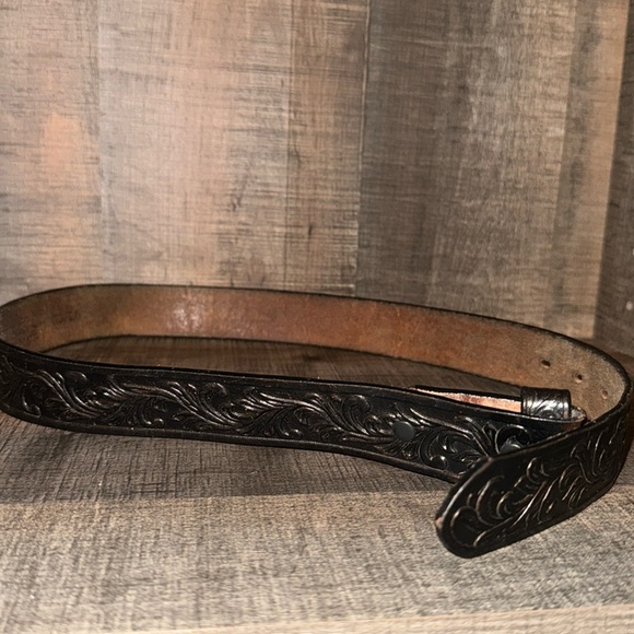 TONY LAMA top grain leather belt-no buckle size 28‎ - Picture 1 of 11